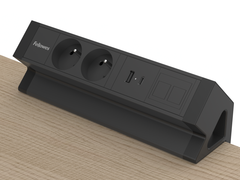 Zwarte stekkerdoos bevestigd aan het bureaublad, 2 stroompunten, UBS-a en USB-c poort en een keystone-venster